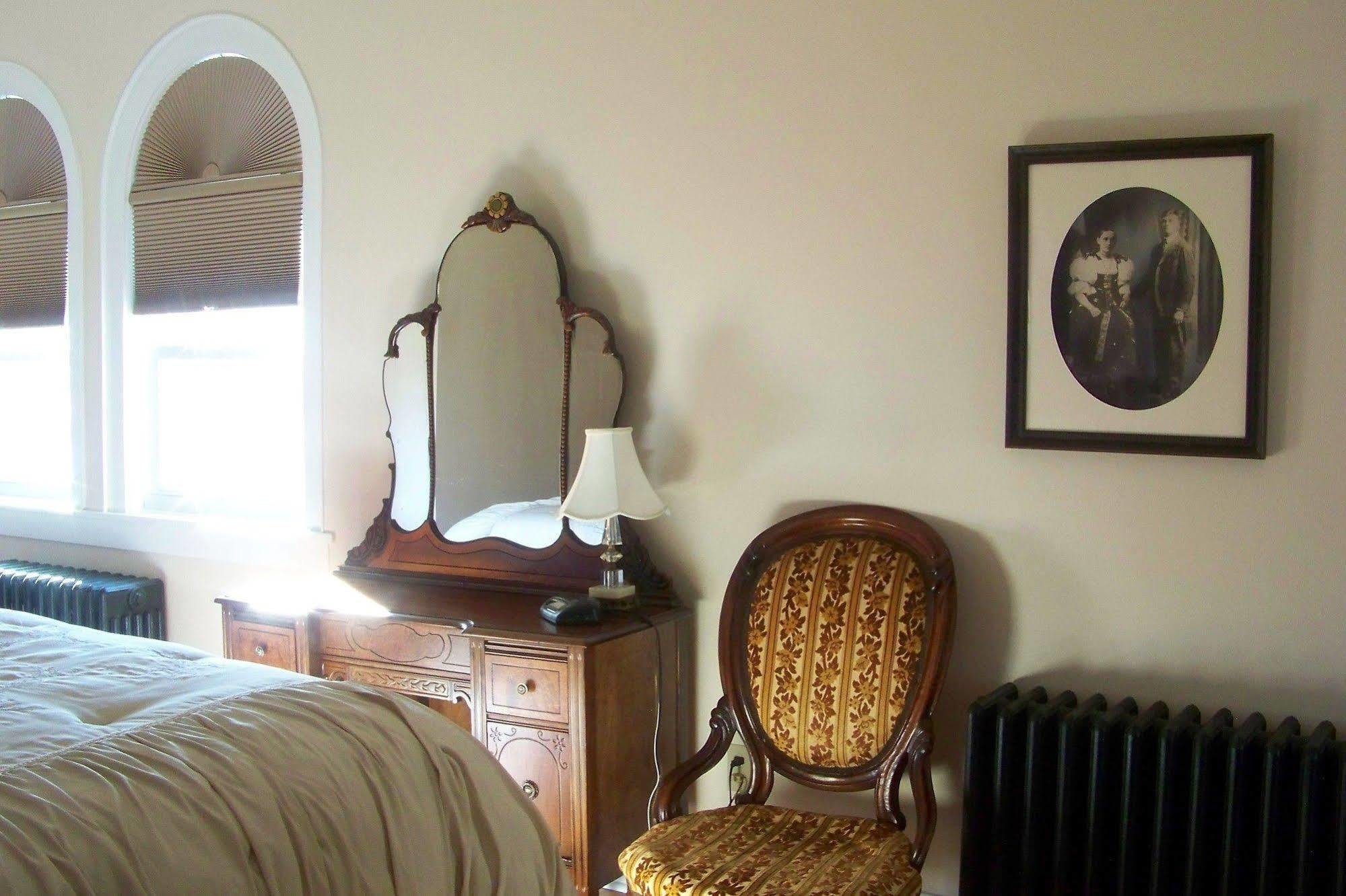 Connellsville Bed And Breakfast Экстерьер фото