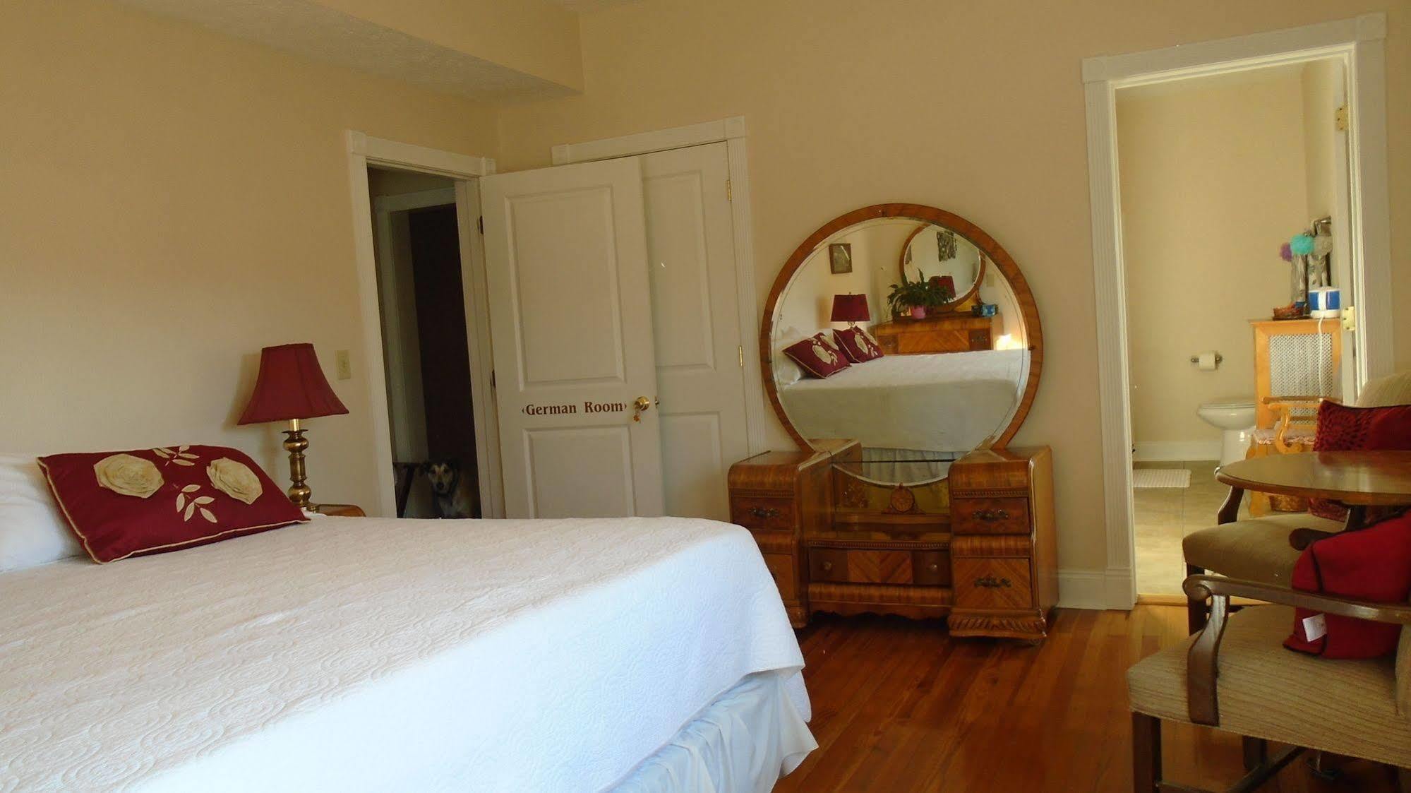 Connellsville Bed And Breakfast Экстерьер фото
