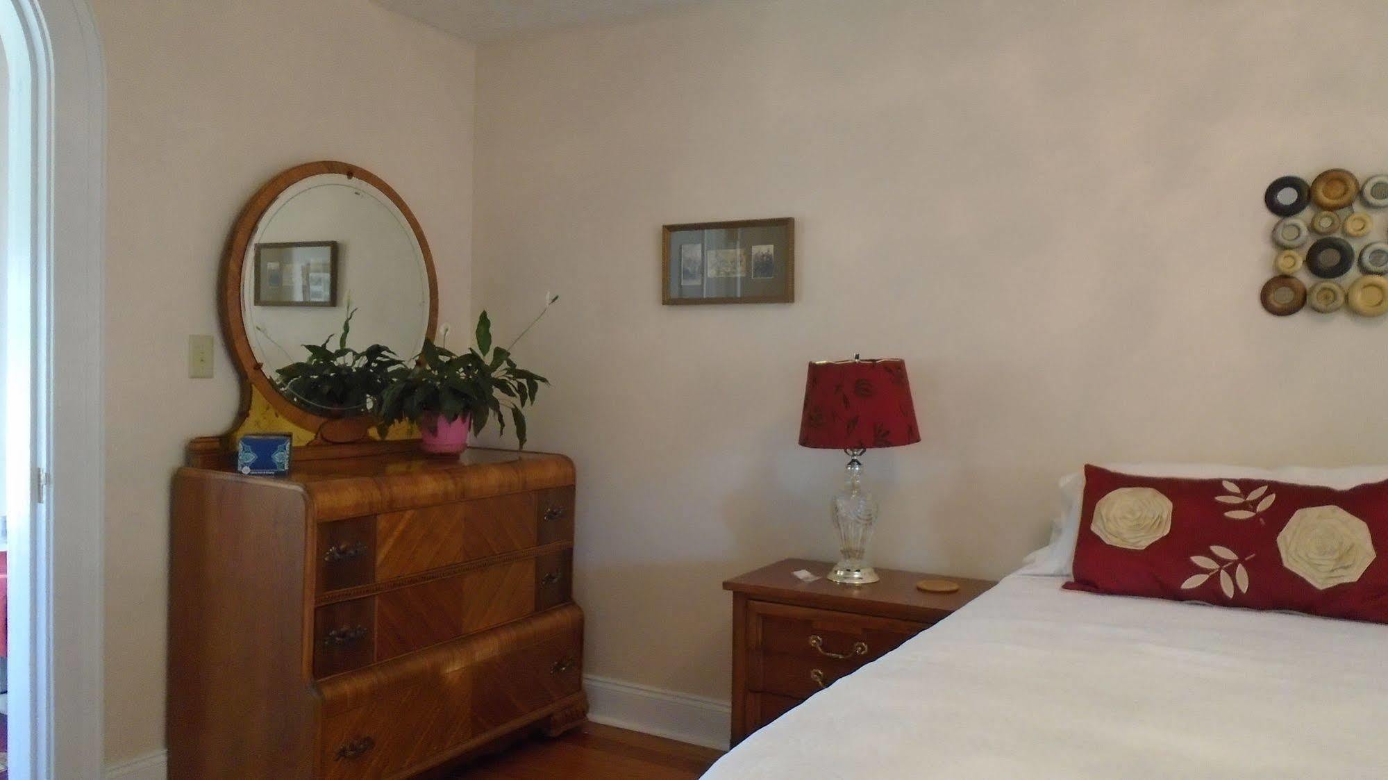 Connellsville Bed And Breakfast Экстерьер фото